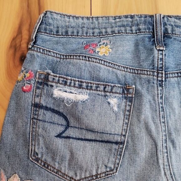 𝅺AEO FLORAL EMBROIDERED TRENDY DISTRESSED OPEN HEM JEAN MINI SKIRT - Picture 9 of 16